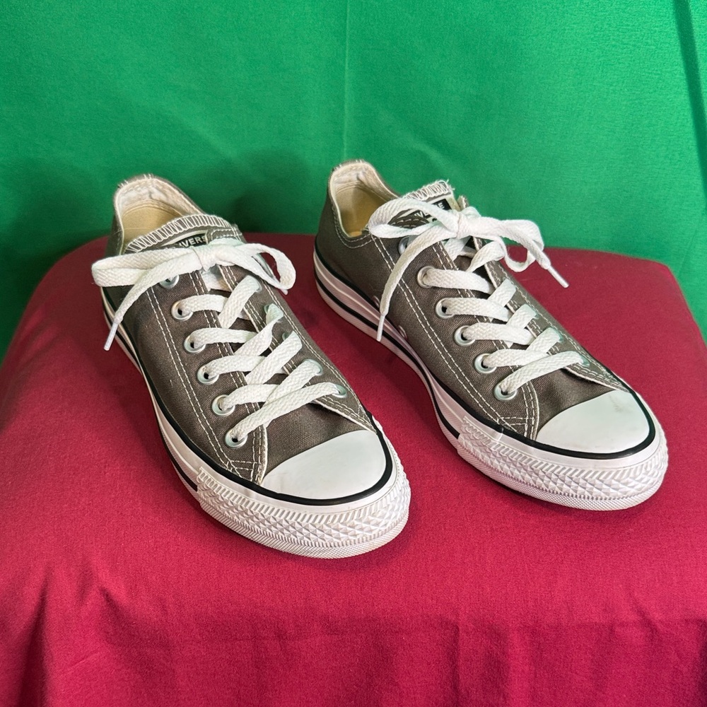 Converse All Star Chuck Taylor gray men’s 5 women’s 7 EUC
